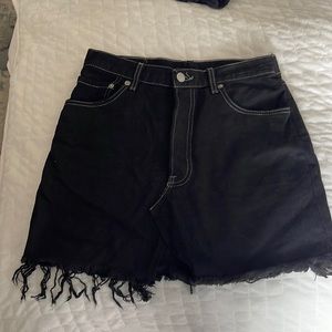 Levi’s black skirt